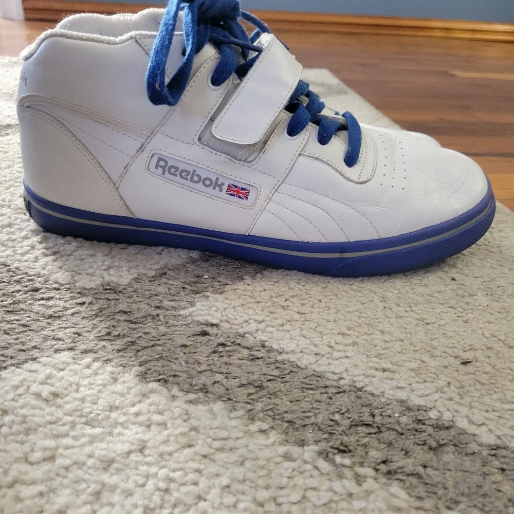 Reebok - Picture 2 of 5